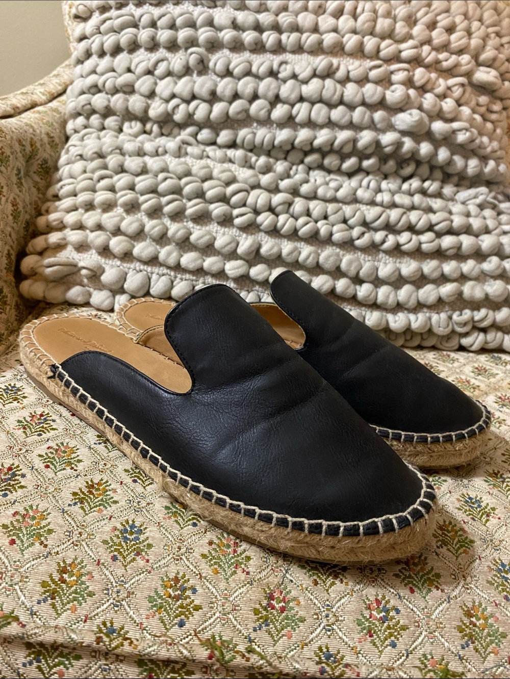Universal Thread Black Clogs with Hemp Soles